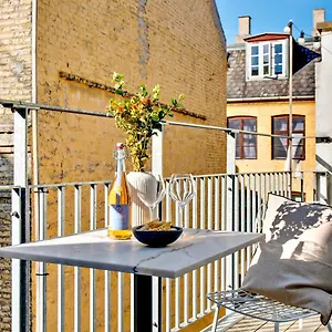 Sanders Leaves - Charming Three-bedroom In Downtown , Kopenhagen Dänemark